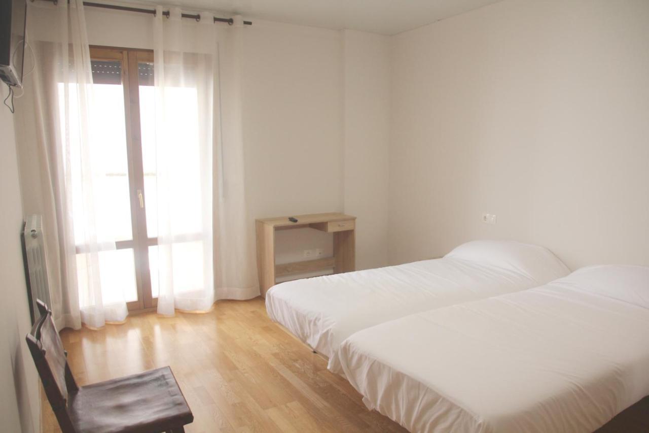 Hostal Rural 18 De Abril Olite Bagian luar foto