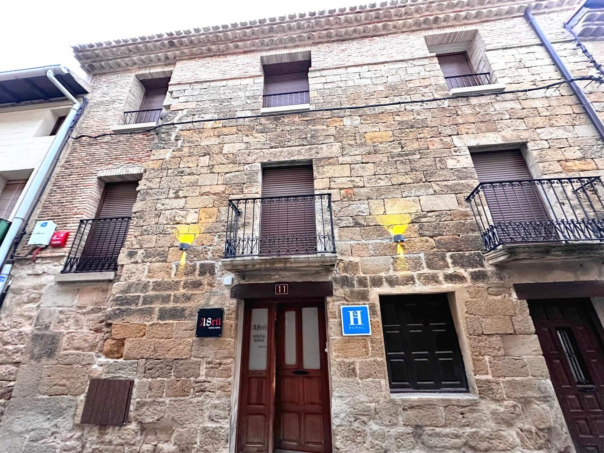Hostal Rural 18 De Abril Olite Bagian luar foto