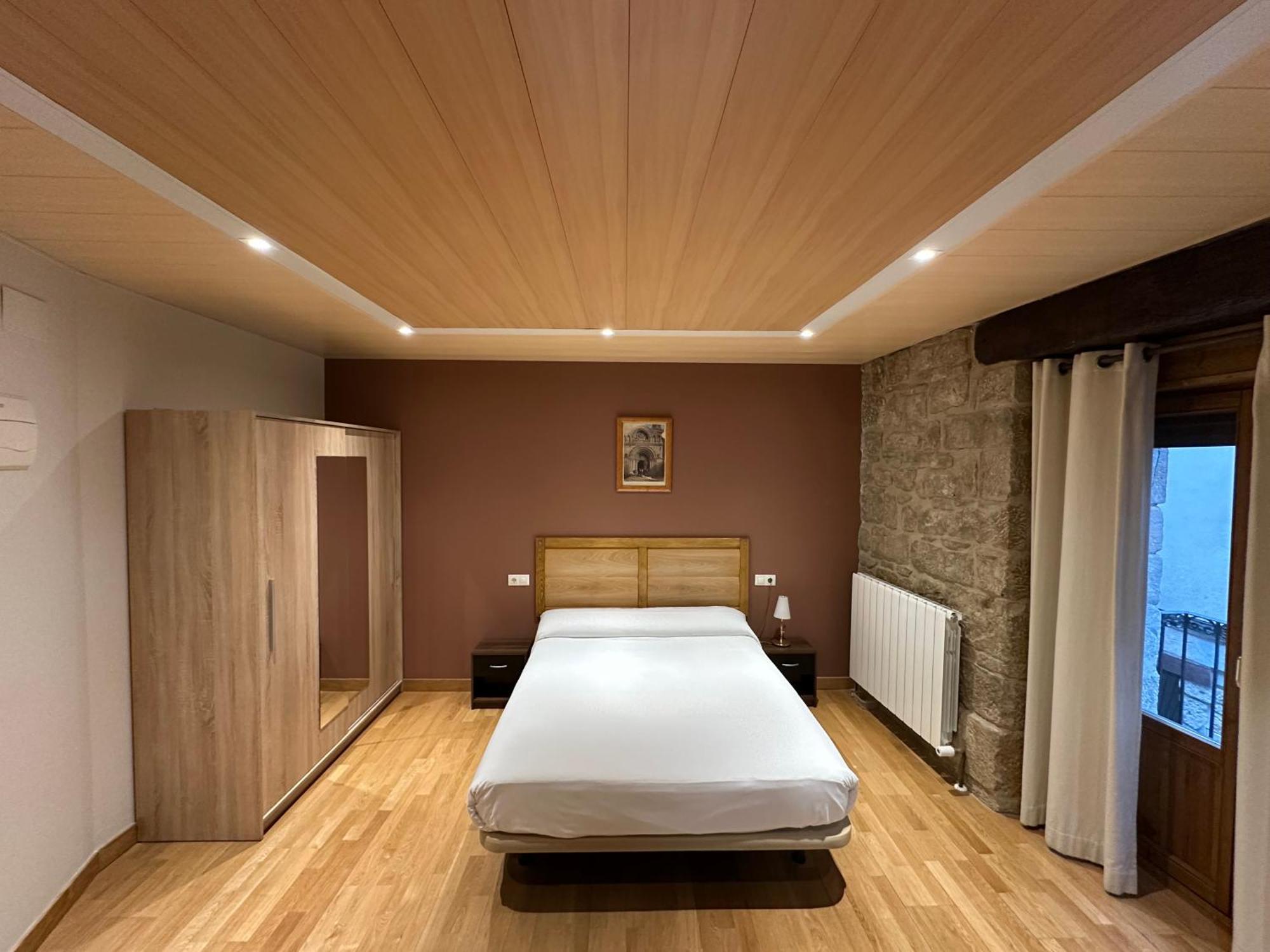Hostal Rural 18 De Abril Olite Bagian luar foto